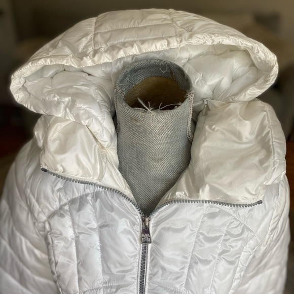 Karl Lagerfeld White Coat - Picture 8 of 10